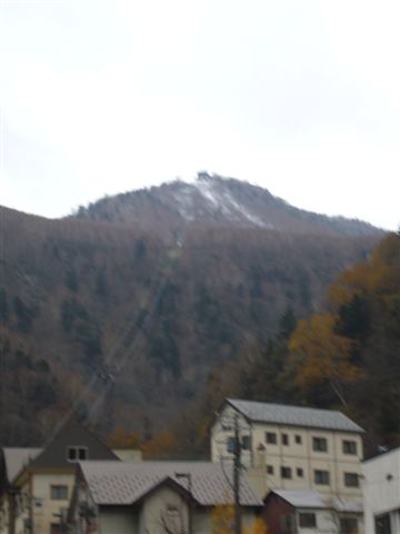 積雪的黑岳山頭