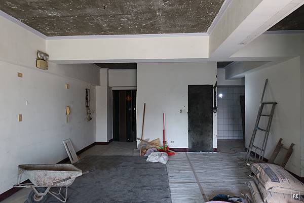 ｜居家裝修｜衛浴翻新－浴廁門改方向