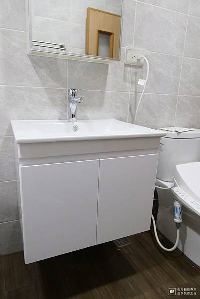 ｜浴室翻新｜芎蕉街翻修案－淋浴門改浴缸
