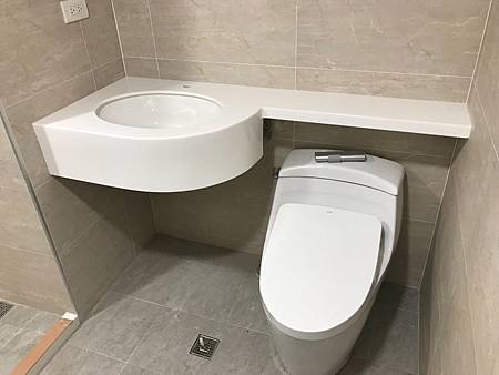 開箱高雄20年漏水浴室翻修記心得全紀錄 開箱高雄20年漏水浴室翻修記心得全紀錄