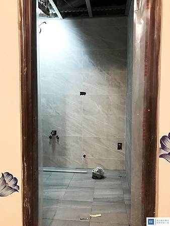 ｜浴室翻新｜安全扶手、淋浴門乾濕分離規劃－中華路翻修(二)