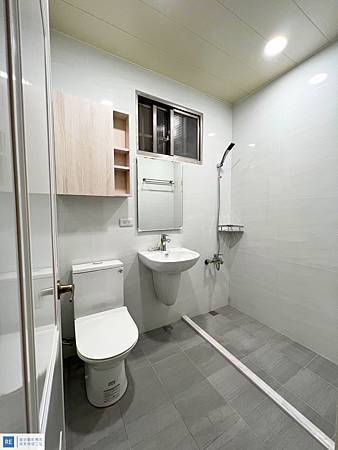 浴室翻新不做淋浴門,還能乾濕分離嗎? 淋浴間降板、乾濕分 浴室翻新不做淋浴門,還能乾濕分離嗎? 淋浴間降板、乾濕分