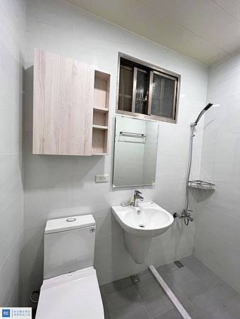 浴室翻新不做淋浴門,還能乾濕分離嗎? 淋浴間降板、乾濕分 浴室翻新不做淋浴門,還能乾濕分離嗎? 淋浴間降板、乾濕分