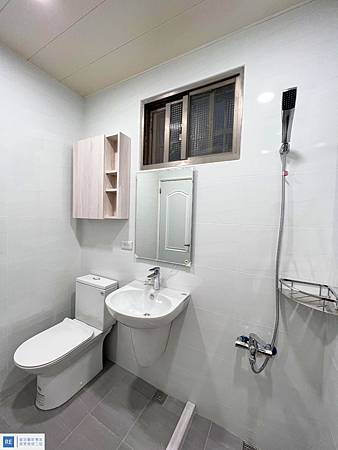 浴室翻新不做淋浴門,還能乾濕分離嗎? 淋浴間降板、乾濕分 浴室翻新不做淋浴門,還能乾濕分離嗎? 淋浴間降板、乾濕分