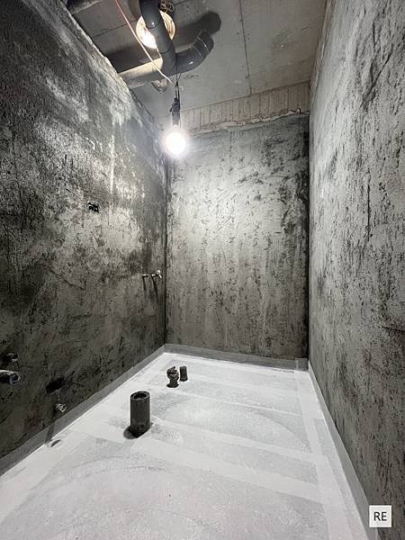 ｜浴室翻新｜老舊設備、外牆壁癌、嵌入式浴缸－民治路客案例分享