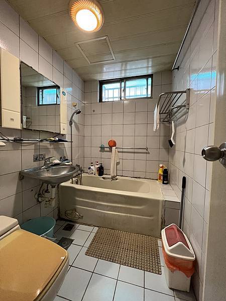 ｜浴室翻新｜老舊衛浴、浴缸拆除、無障礙規劃－中崙路案例分享