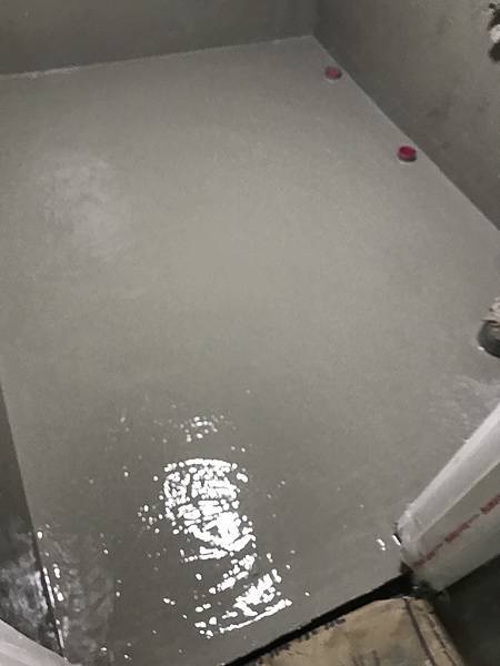 |浴室翻新|1坪|雲彩灰系磁磚-老舊浴缸拆除、乾溼分離規劃 |浴室翻新|1坪|雲彩灰系磁磚-老舊浴缸拆除、乾溼分離規劃