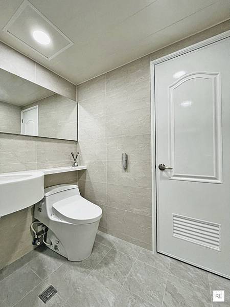 開箱高雄20年漏水浴室翻修記心得全紀錄 開箱高雄20年漏水浴室翻修記心得全紀錄