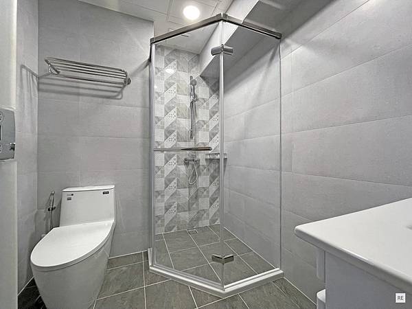 浴室翻新1.3坪埋壁式龍頭改管一般壁出水! 乾溼分離規 浴室翻新1.3坪埋壁式龍頭改管一般壁出水! 乾溼分離規