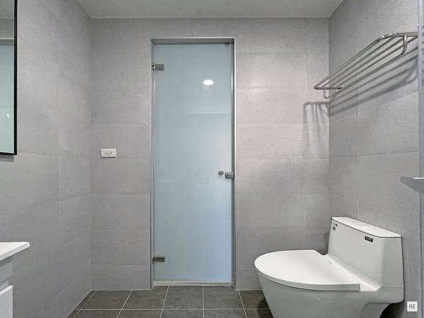 浴室翻新1.3坪埋壁式龍頭改管一般壁出水! 乾溼分離規 浴室翻新1.3坪埋壁式龍頭改管一般壁出水! 乾溼分離規