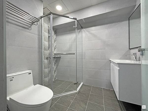 浴室翻新1.3坪埋壁式龍頭改管一般壁出水! 乾溼分離規 浴室翻新1.3坪埋壁式龍頭改管一般壁出水! 乾溼分離規