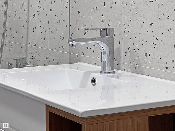 |浴室翻新|1.3坪|水磨石主題牆-乾溼分離規劃 |浴室翻新|1.3坪|水磨石主題牆-乾溼分離規劃