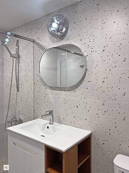 |浴室翻新|1.3坪|水磨石主題牆-乾溼分離規劃 |浴室翻新|1.3坪|水磨石主題牆-乾溼分離規劃