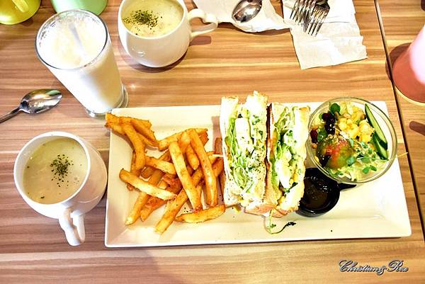 新北 美食 新莊 花屋咖啡早午餐 小木屋裡的花園 感受愜意閒暇的早晨與午後 榮富國小旁 Christine 小叮嚀到處走跳 痞客邦