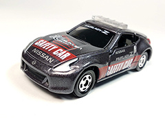 tomica_toysrus_nissan_fairlady_z_safetycar_cover_240.JPG