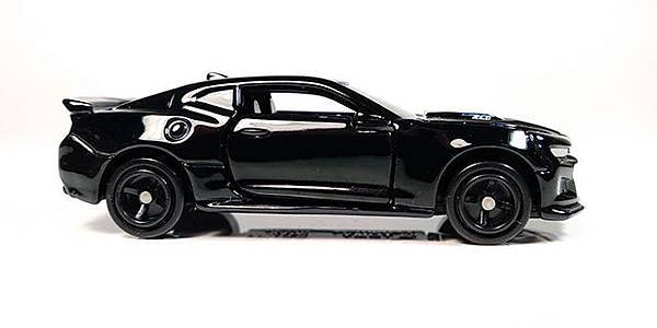 tomica_n40_Chevrolet Camaro_640_09.jpg