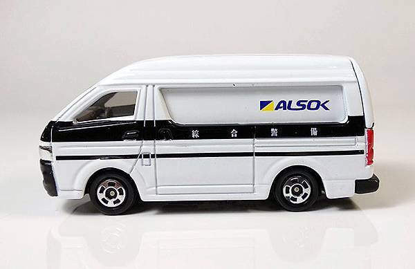 tomica_no7_alsok_720_01.jpg