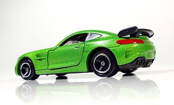 tomica_no7_AMG_GTR_27.jpg