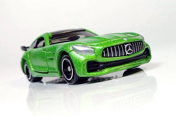 tomica_no7_AMG_GTR_22.jpg