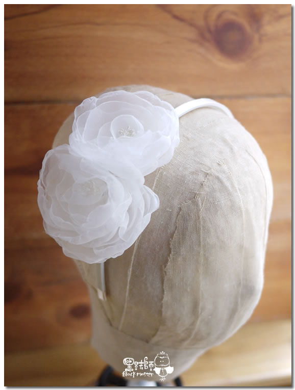 白色紗花髮箍貳 03.jpg 白色紗花髮箍貳 03.jpg