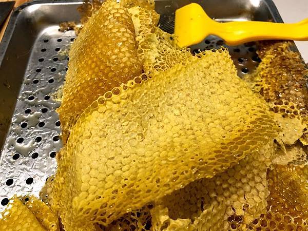 繼箱 非幼蟲區 封蓋熟成蜂蜜 微光農園的部落格 痞客邦 繼箱 非幼蟲區 封蓋熟成蜂蜜 微光農園的部落格 痞客邦