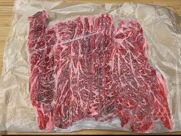 好市多costco好物推薦 牛肉片用glad保鮮膜分裝後保存 搭配杏鮑菇 油花美美的美國無骨牛小排火鍋片 海苔包飯