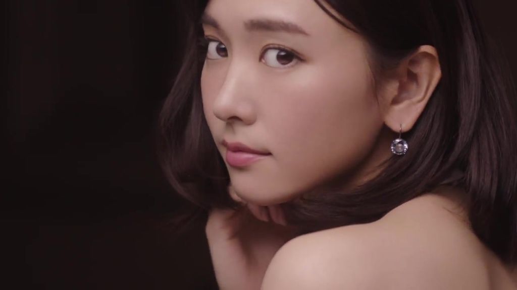 新垣結衣 雪肌精廣告 Cc絲絨雪粉餅 篇 雪花台湾 新垣結衣 雪肌精廣告 Cc絲絨雪粉餅 篇 雪花台湾