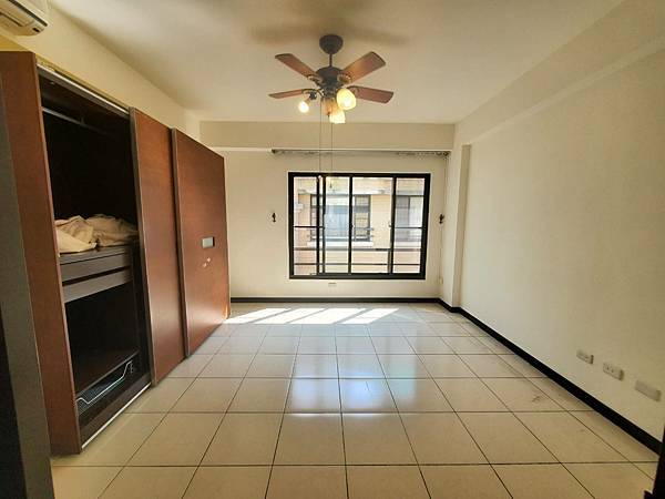 1133329.jpg 1133329.jpg