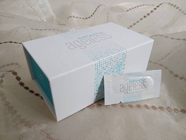 Instantly Ageless 瞬間眼霜