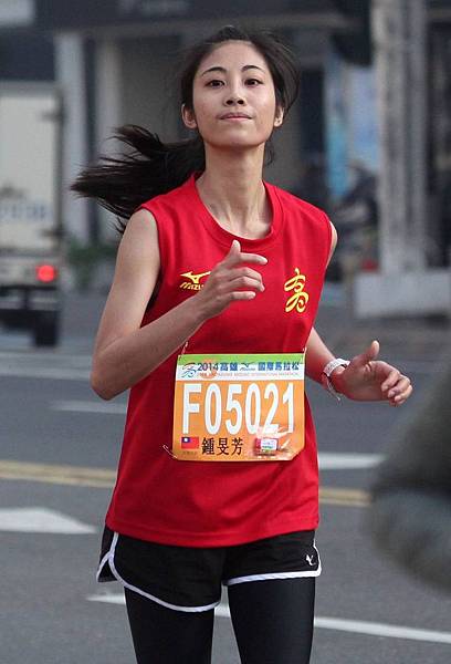 2014高雄國際馬拉女子組142位選手路跑英姿…