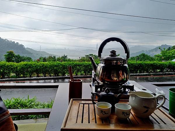 茶書禮盒  台灣茶書    茶飲書籍  茶書 茶味裡的隱知識  茶百科  泡茶書  台灣茶故事  茶書會  茶品牌 茶味裡的隱知識誠品   茶知識   七三茶堂  泡 茶知識    茶師  台灣茶百科全書 