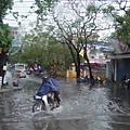 一下雨就淹水的順化街道