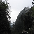 山峰間