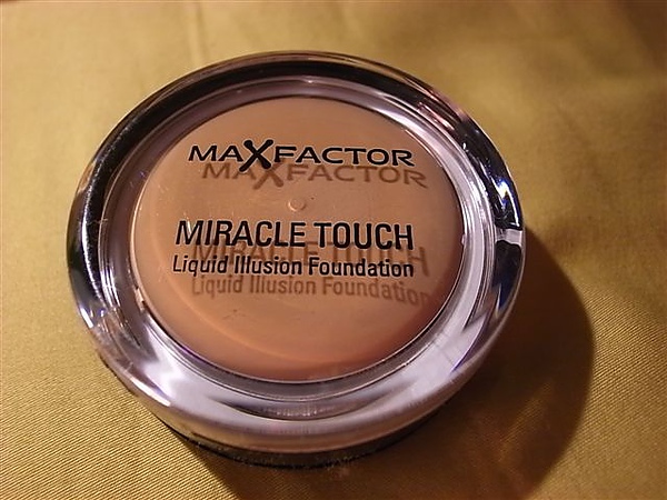 Maxfactor粉底.JPG