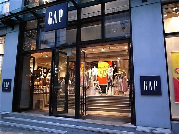 台灣沒櫃的Gap.JPG 台灣沒櫃的Gap.JPG