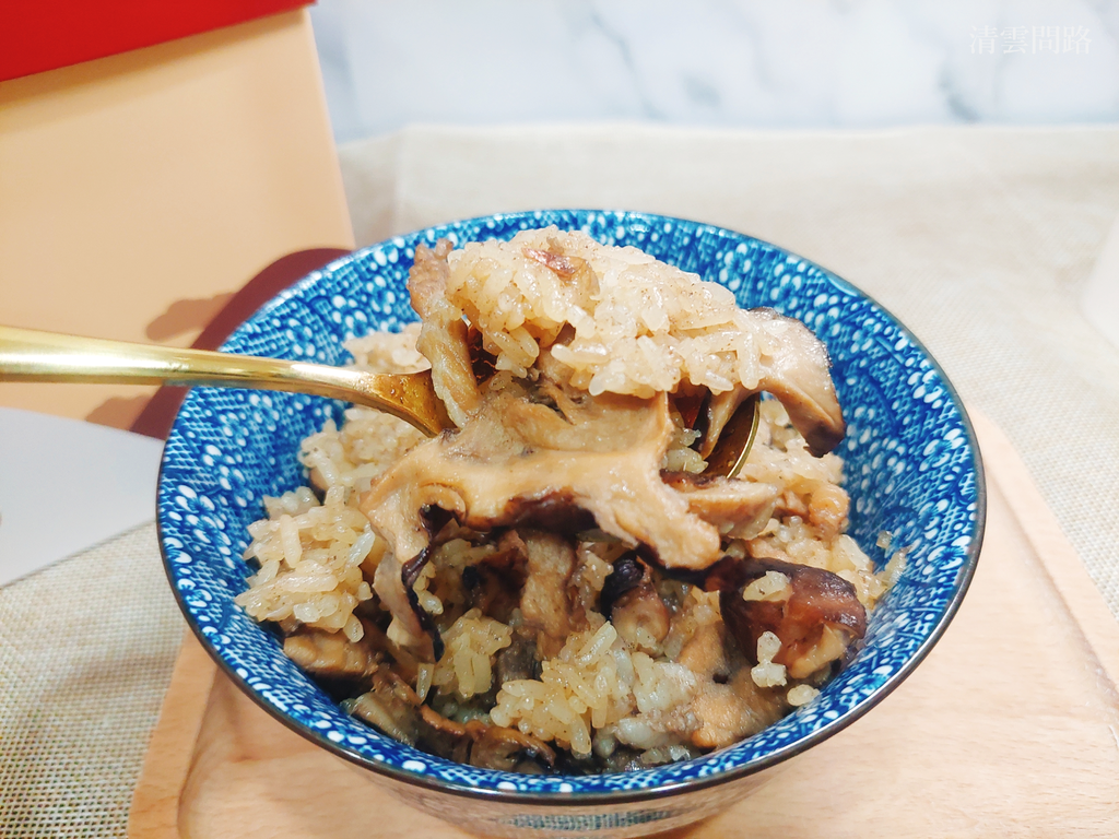 宙堯彌之喜｜綺願彌月油飯禮盒｜寶寶滿月油飯開箱、試吃｜南港彌月油飯推薦｜一只金湯匙，期許寶貝燦爛未來加入人生勝利組