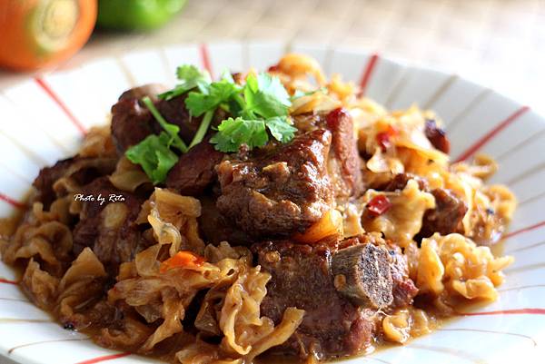 高麗菜乾燒小排 高麗菜乾燒小排