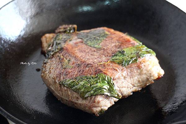 豬里肌與蘋果醬配焦糖胡蘿蔔、糙米與綠蔬