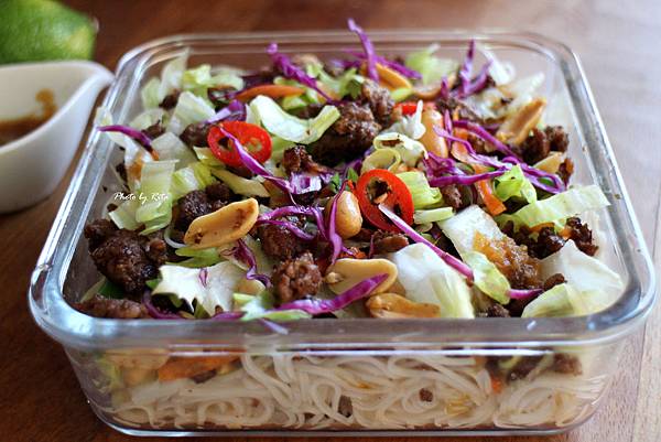 香酥牛肉配麵線