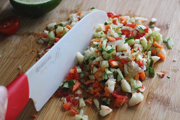 雞肉、藜麥與多種蔬菜