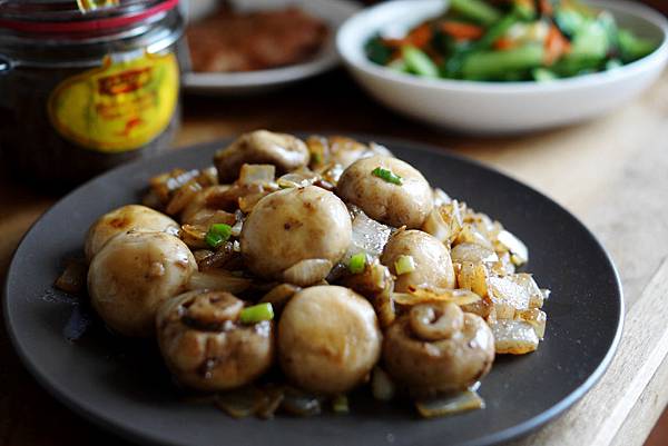 鯷魚蘑菇 鯷魚蘑菇