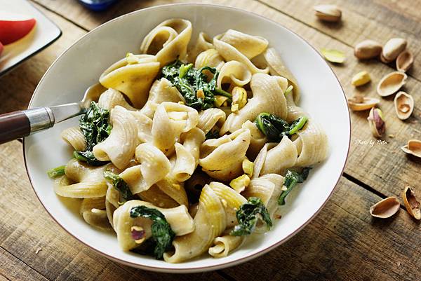 綠色義大利麵佐藍紋起司