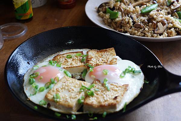 素炒飯：芝麻豆腐和香辣蛋