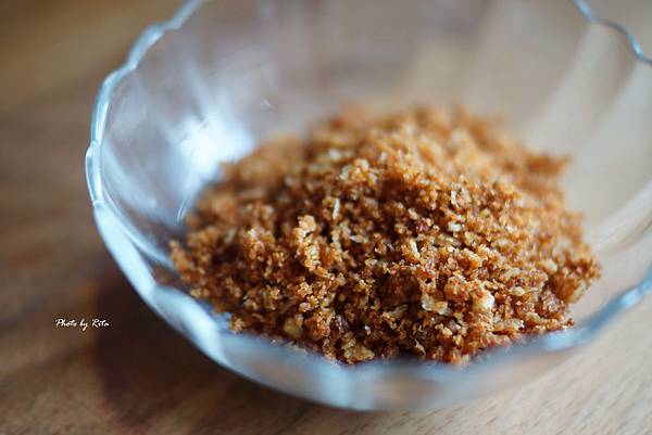 不馬虎雞塊裹紅椒粉與帕瑪森乾酪脆皮