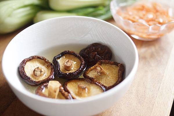 綠油油的燜菜飯