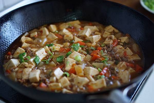 中式豆腐牛肉煲配紅豆飯佐花椒