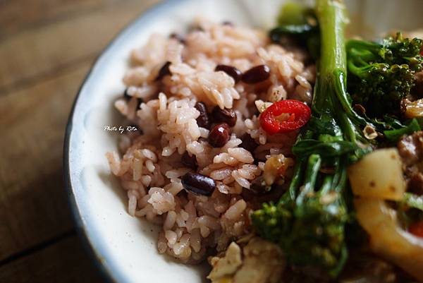 中式豆腐牛肉煲配紅豆飯佐花椒