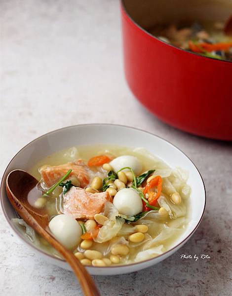 黃豆鮭魚頭湯