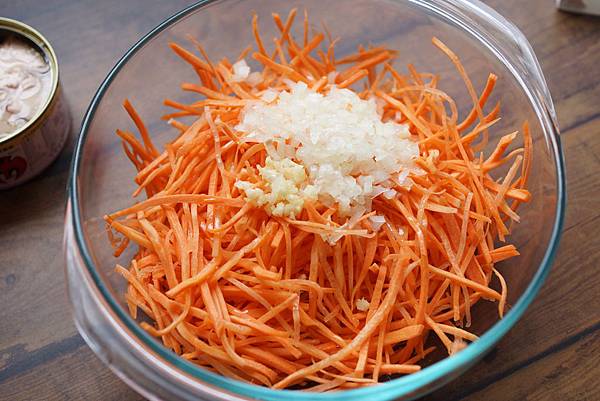 胡蘿蔔拌鮪魚沙拉