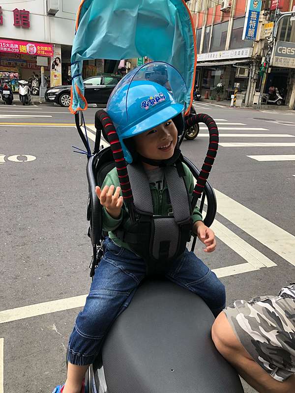 大推兒童機車安全座椅 Rita 媽咪育兒點滴 痞客邦